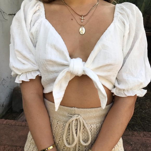 Puff Sleeve Crop Top - Picture 2 of 3